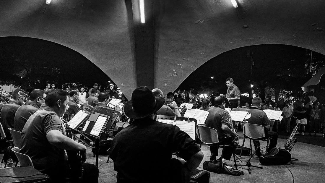 Retreta en Santa Cruz. Foto cortesía de la Filarmonía de Santa Cruz. Retreta en Santa Cruz. Foto cortesía de la Filarmonía de Santa Cruz.