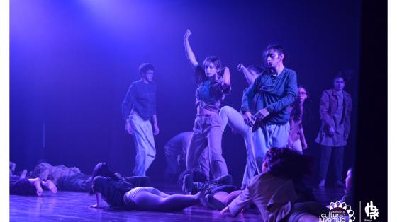 Muestra Final de Circo Social y Danza Contemporánea Presentación de estudiantes del curso de Danza Contemporánea