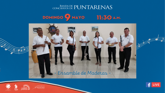 músicos de la Banda de Puntarenas en su salón de ensayos