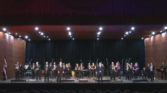 músicos en Teatro Melico Salazar