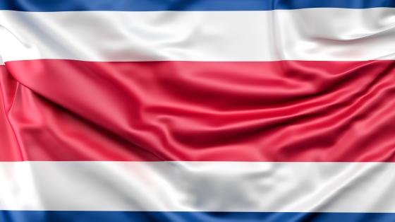 Fotografía de una bandera de Costa Rica.