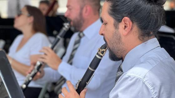 Músicos de la Banda de Conciertos de San José, clarinetistas en fila 