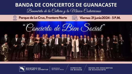 Foto de la Banda de Guanacaste todos vestidos elegantemente en un teatro