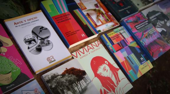 El Colegio de Costa Rica, instancia del Ministerio de Cultura y Juventud que promueve las artes literarias, abre el período de postulación de proyectos para el fondo “Salvamento Literario” 2025, así como para la primera edición del Concurso Nacional Juvenil de Creación Literaria Gráfica.