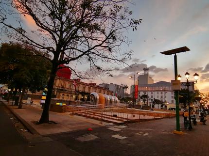 Fotografía: Atípicas imágenes de una desolada Ciudad de San José, el pasado miércoles 8 de abril, en razón de las medidas de confinamiento propuestas por el gobierno, a raíz de la emergencia nacional por COVID19. Fotografías: José Alberto Madriz Camacho