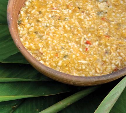 Arroz de maíz  | Recetario de comidas tradicionales cruceñas a base de maíz: https://tinyurl.com/y9hcrpnv | Fotografía Juan Carlos Montero Céspedes.