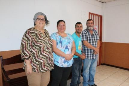 Miembros de la Asociación El Guapinol (de derecha a izquierda: Lorena Vargas Víquez, Ana Lucía Arrieta Salazar, Luis Alonso Murillo Rodríguez, Juan Carlos Murillo Sánchez