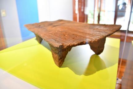 Museo Nacional expone un objeto de madera precolombino con 2300 años de antigüedad