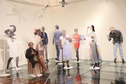 Exposición “La Hebra Infinita. Mujeres que cuentan”, MCG