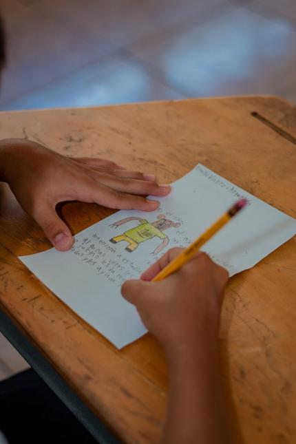 El primer lugar lo obtuvo Josthin Daniel Powers Barahona, estudiante de cuarto grado en la escuela Quebradas, en Morazán de Pérez Zeledón y autor del relato Un regreso a clases desastroso.