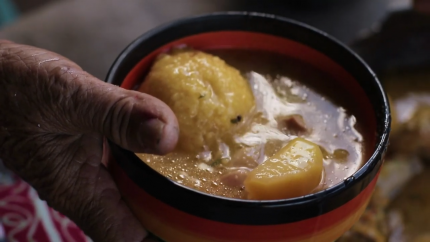 Fotografía: Captura del audiovisual “Recetario de cocina tradicional de Villarreal de Tamarindo en Santa Cruz, Guanacaste”. 