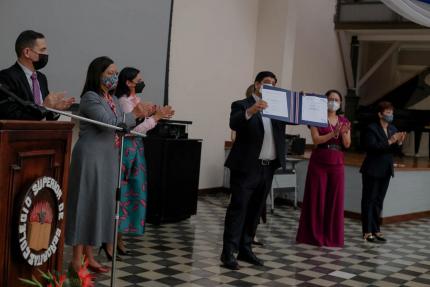Benemeritazgo reconoce aporte del colectivo a lucha por reivindicaciones de las mujeres, como derecho al voto, hecho histórico que marcó la política nacional Benemeritazgo reconoce aporte del colectivo a lucha por reivindicaciones de las mujeres, como derecho al voto, hecho histórico que marcó la política nacional
