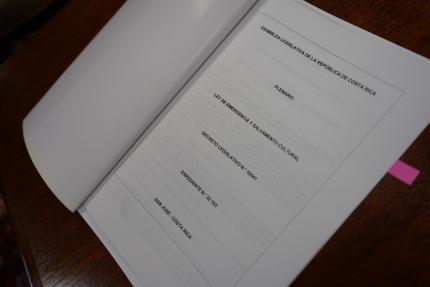 Este jueves, el presidente de la República, Carlos Alvarado Quesada, y el ministro a. i. de Cultura y Juventud, Dennis Portuguez, firmaron la Ley de Salvamento Cultural, N° 10040.