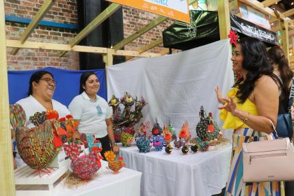 Feria Hecho Aquí 2022 se realiza desde este viernes 2 y hasta el domingo 4 de diciembre, en las instalaciones de la Antigua Aduana y la Casa del Cuño Feria Hecho Aquí 2022 se realiza desde este viernes 2 y hasta el domingo 4 de diciembre, en las instalaciones de la Antigua Aduana y la Casa del Cuño