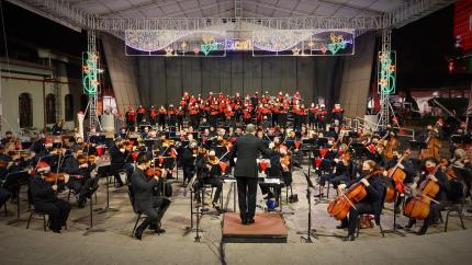 La Benemérita Orquesta Sinfónica Nacional de Costa Rica (OSNCR) y el Coro Sinfónico Nacional, se unirán durante esta semana para presentar los tradicionales Conciertos Navideños, en Alajuela, Moravia, Santo Domingo de Heredia y San José. La Benemérita Orquesta Sinfónica Nacional de Costa Rica (OSNCR) y el Coro Sinfónico Nacional, se unirán durante esta semana para presentar los tradicionales Conciertos Navideños, en Alajuela, Moravia, Santo Domingo de Heredia y San José.
