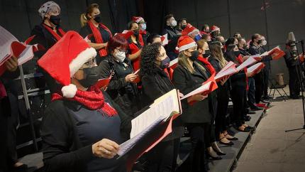 La Benemérita Orquesta Sinfónica Nacional de Costa Rica (OSNCR) y el Coro Sinfónico Nacional, se unirán durante esta semana para presentar los tradicionales Conciertos Navideños, en Alajuela, Moravia, Santo Domingo de Heredia y San José. La Benemérita Orquesta Sinfónica Nacional de Costa Rica (OSNCR) y el Coro Sinfónico Nacional, se unirán durante esta semana para presentar los tradicionales Conciertos Navideños, en Alajuela, Moravia, Santo Domingo de Heredia y San José.