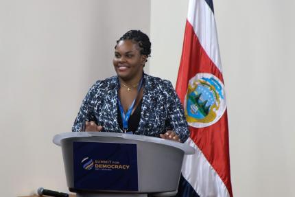 La viceministra de la Juventud, Kristel Ward, presentó a los jerarcas de más alto nivel del país, acompañados por la embajadora estadounidense Thomas-Greenfield