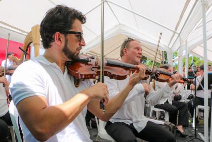 La Benemérita Orquesta Sinfónica Nacional de Costa Rica realizará esta semana una gira de tres conciertos por las comunidades de Santa Cruz y Tilarán, en Guanacaste, así como Judas de Chomes, en Puntarenas.