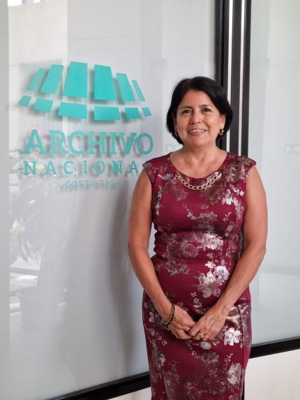 Carmen Campos Ramírez, funcionaria de amplia experiencia en la institución y en la temática de los archivos, es la persona escogida