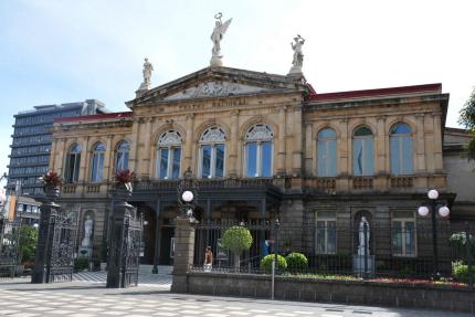 Conozca el escenario y la nueva tramoya metálica del Teatro Nacional