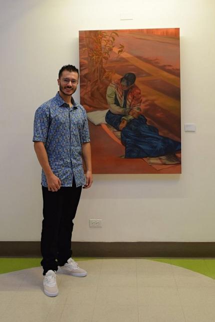 Valverde inició como estudiante académico en la Escuela Casa del Artista, donde se enamoró del dibujo y la pintura, lo que lo llevó a estudiar Diseño Pictórico en la Universidad de Costa Rica