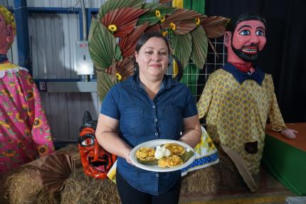 Platillo ganador del primer lugar en la categoría de Acompañamientos: “Picadillo Campesino de Flor de Itabo”, de Eneida Murillo López. Fotografía: Dirección de Patrimonio Cultural | Ministerio de Cultura y Juventud.