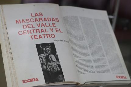 Exposición de mascaradas tradicionales llena de color y tradición la Biblioteca Nacional de Costa Rica