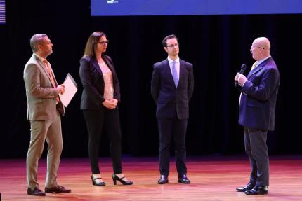 El Teatro Popular Melico Salazar fue el escenario donde esta mañana, el ministro de Cultura y Juventud, Jorge Rodríguez Vives, junto con el equipo de viceministros y directores de los órganos adscritos del Ministerio de Cultura y Juventud (MCJ), dio a conocer la programación 2025 del MCJ.