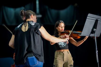 Iniciativa permitirá a estudiantes del Sistema Nacional de Educación Musical (SiNEM) recibir clases maestras con músicos destacados de la Orquesta Sinfónica Nacional de Costa Rica y la Dirección de Bandas