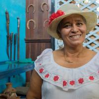 Marielos Jiménez, vecina de Bagaces, Guanacaste, que ha dedicado su vida a recoger las costumbres de una tierra colmada de riquezas naturales y culturales. Cortesía.