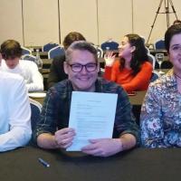 El espacio culminó con la firma de una carta de compromiso por parte del ministro de Cultura y Juventud, Jorge Rodríguez Vives; la directora ejecutiva del Consejo de la Persona Joven, Natalia Camacho Monge, y el presidente de la ANPJ, Steven Acuña Jiménez, que indica: “El Ministerio se compromete a liderar y coordinar un proceso de consulta y construcción participativa para la elaboración de una nueva Política Pública de Juventud”, lo que garantiza que se abran espacios de diálogo transparentes y democrátic