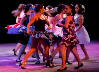 Personas bailando Swing Criollo