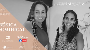 Mujeres músicos con sus clarinetes