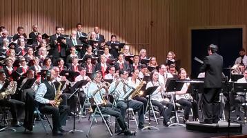 músicos en escenario del Aula Magna UCR