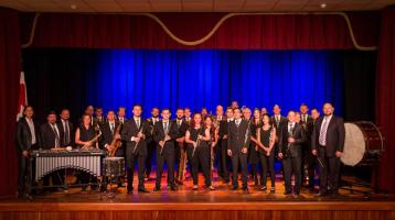 músicos en es escenario del Teatro del Museo Juan Santamaría