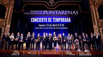 Foto de la Banda en el Teatro Nacional