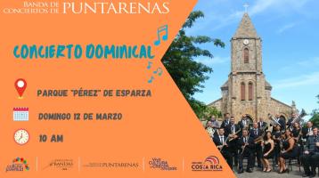 Foto de la Banda de Conciertos de Puntarenas con la iglesia de fondo