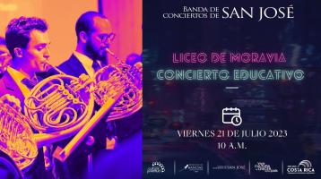 Músicos de la Banda de San José en colores fucsia