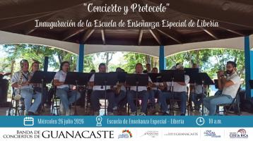 músicos tocando en kiosco del parque de Sardinal