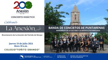 Músicos con la catedral de Puntarenas de fondo